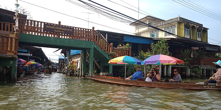 Damnoensaduak Floating Market