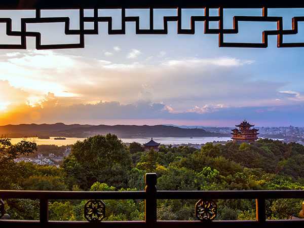 Hangzhou - Guilin Trains