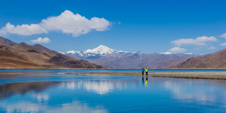 Yamdrok Lake